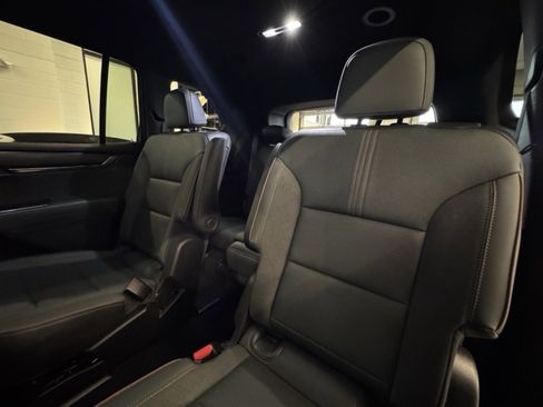 Used 2024 GMC Acadia AT4 image 24