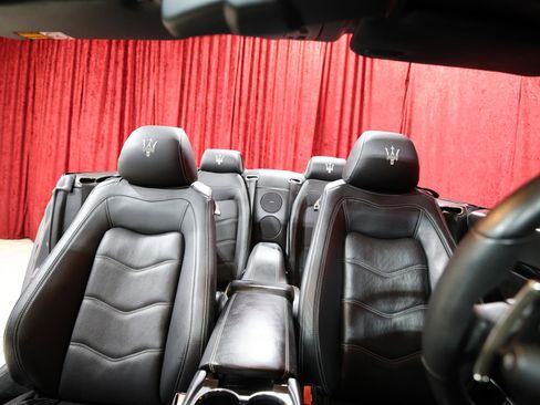 Used 2017 Maserati GranTurismo Convertible RWD image 25