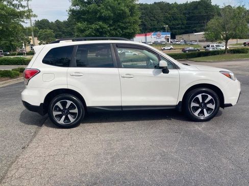Used 2018 Subaru Forester 2.5i Premium w/ All-Weather Package image 15
