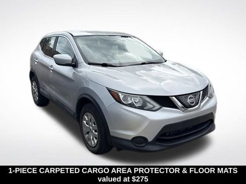 Used 2018 Nissan Rogue Sport S FWD image 3
