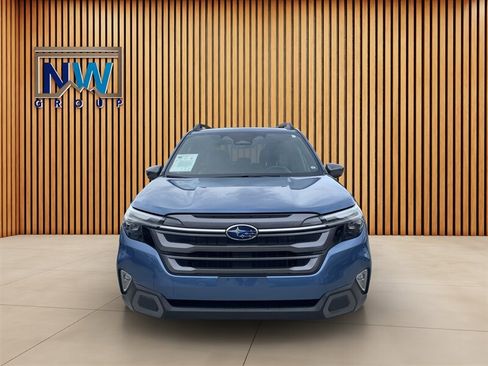 Used 2025 Subaru Forester Limited w/ Popular Package #1 AWD/4WD image 18