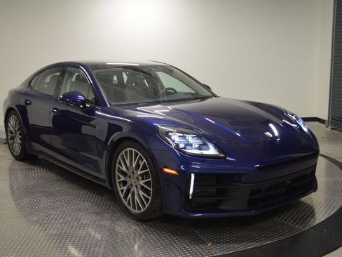 Certified 2025 Porsche Panamera image 9