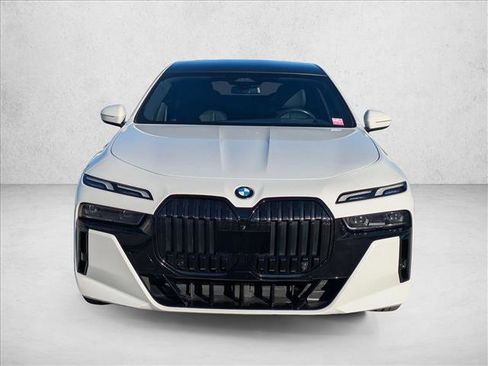 Used 2023 BMW 740i w/ Parking Assistance Package image 2