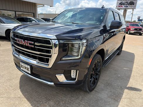 Used 2023 GMC Yukon XL SLT RWD image 1