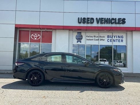 Used 2024 Toyota Camry XSE FWD image 6
