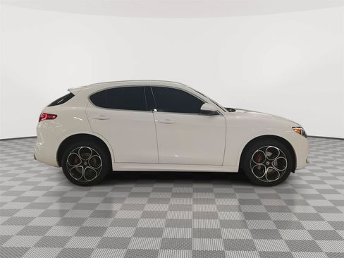 Used 2020 Alfa Romeo Stelvio Ti w/ Active Blind Spot Package AWD/4WD image 31