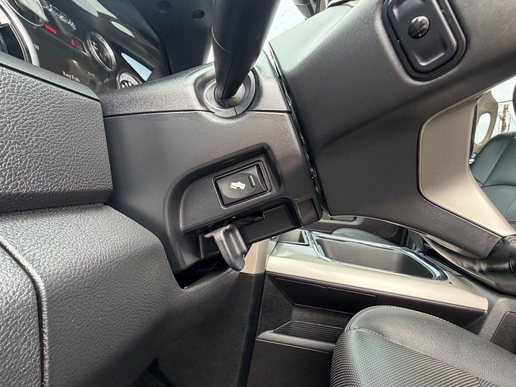 Used 2016 RAM 1500 Laramie w/ Convenience Group AWD/4WD image 14