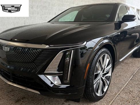 Certified 2025 Cadillac Lyriq Luxury w/ LPO, Floor Liner Package AWD/4WD image 1