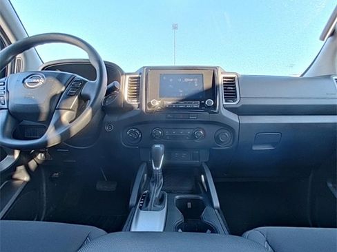Used 2024 Nissan Frontier SV image 23