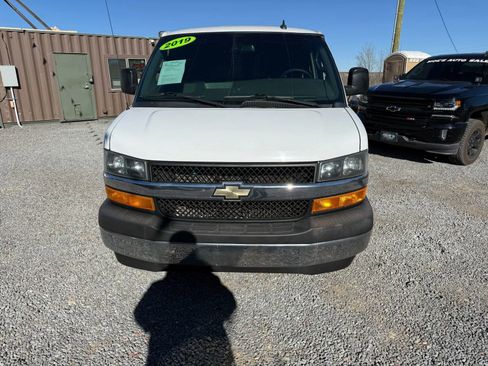 Used 2019 Chevrolet Express 2500 w/ Driver Convenience Package RWD image 4
