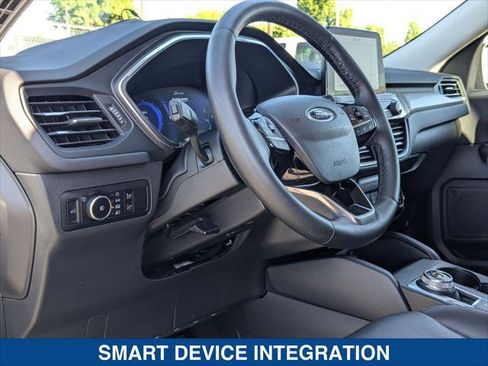 Used 2022 Ford Escape Titanium w/ Class II Trailer Tow Package image 12