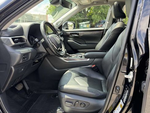 Used 2020 Toyota Highlander Limited AWD/4WD image 16