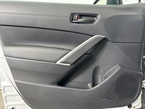 Used 2024 Toyota Corolla Cross LE image 23