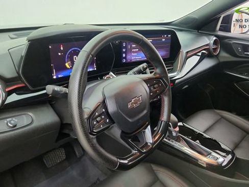 Used 2025 Chevrolet Trax RS w/ Driver Confidence Package FWD image 20