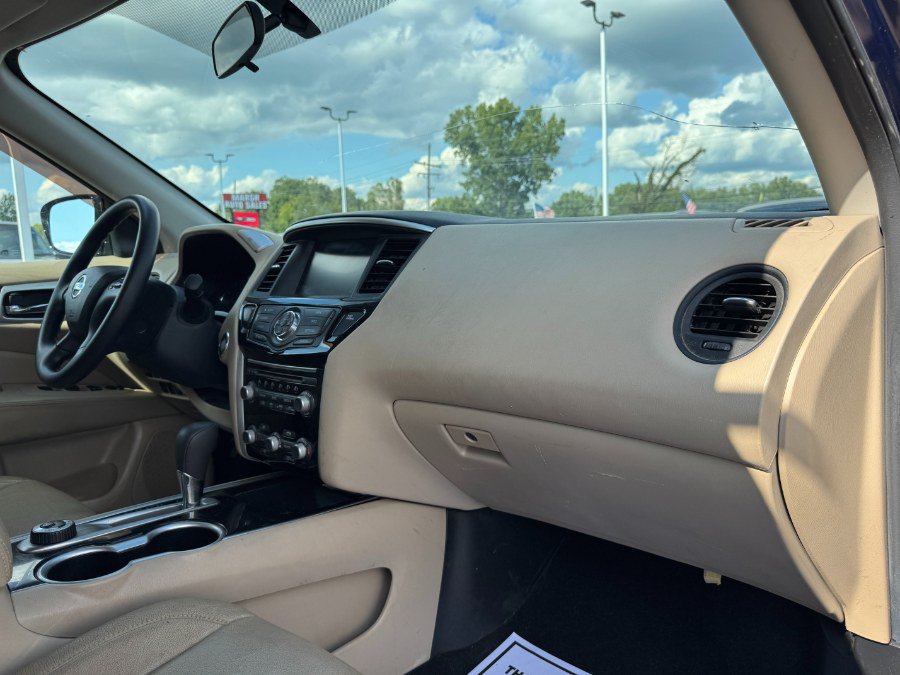 Used 2017 Nissan Pathfinder S AWD/4WD image 21