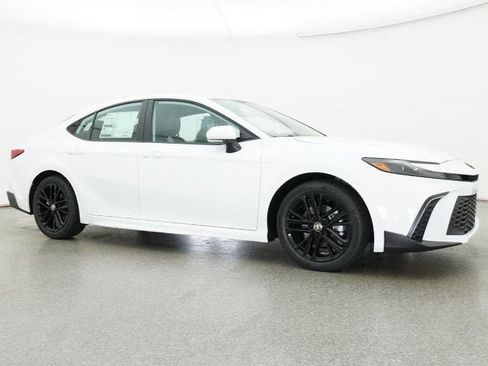 New 2026 Toyota Camry SE image 28