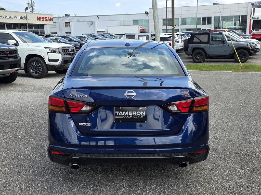 Used 2024 Nissan Altima 2.5 SR FWD image 4
