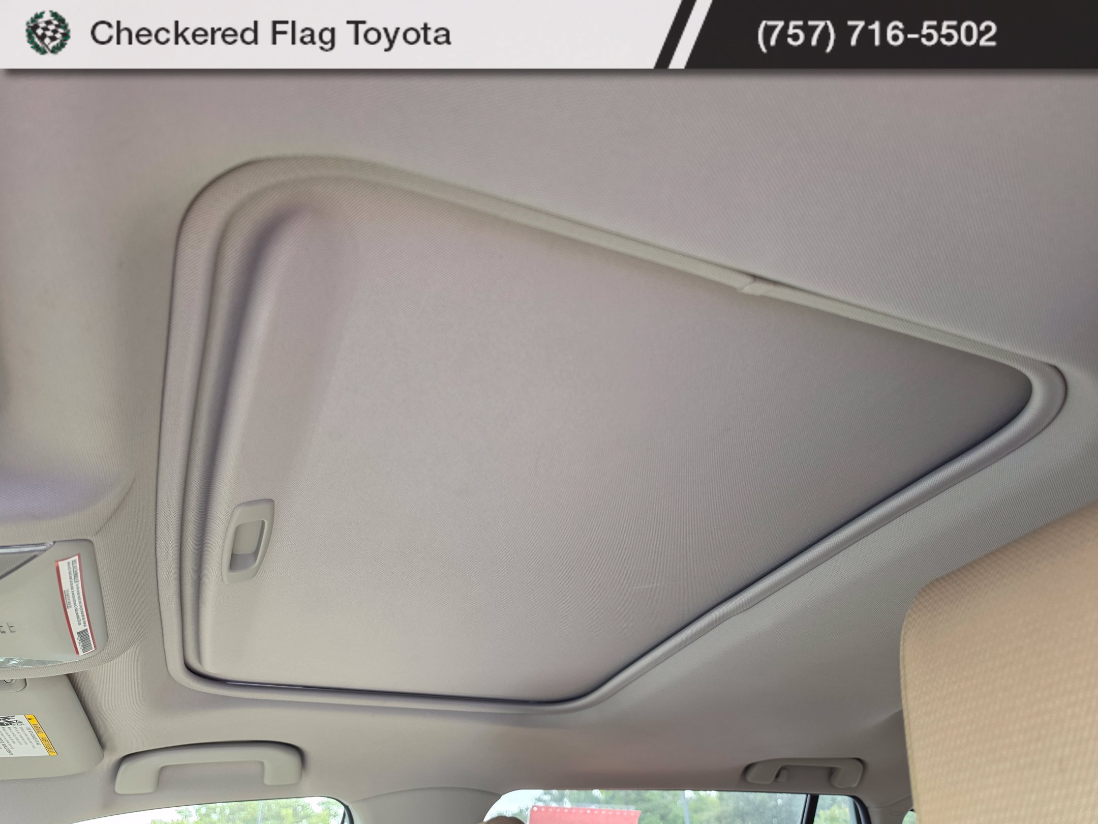Used 2021 Toyota RAV4 XLE w/ Convenience Package AWD/4WD image 9
