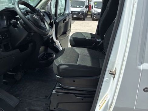 Used 2025 RAM ProMaster 2500 w/ Convenience Group image 10