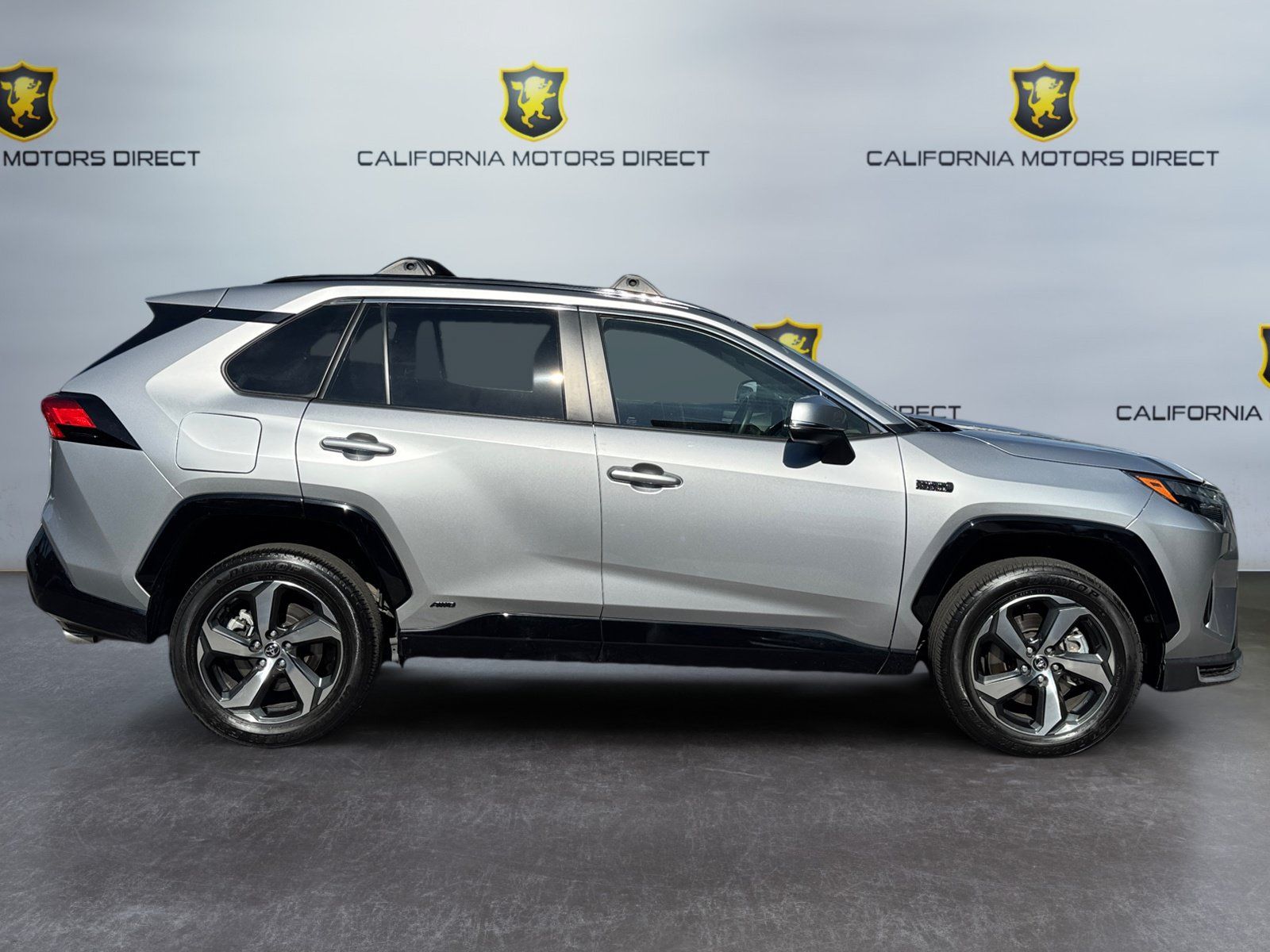 Used 2024 Toyota RAV4 SE w/ Weather & Moonroof Package AWD/4WD image 6