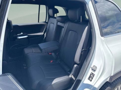 Used 2025 Mercedes-Benz GLB 250 image 25