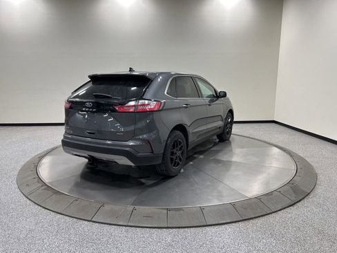 Used 2024 Ford Edge SEL w/ Convenience Package image 7