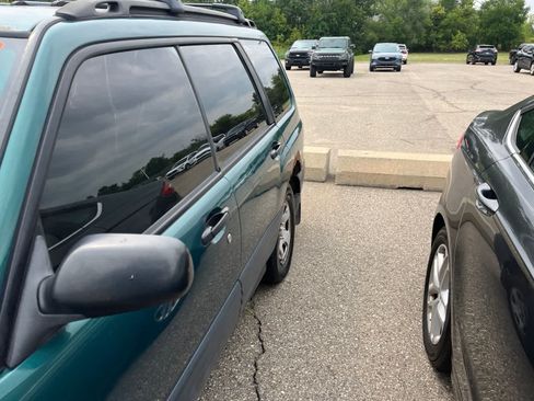 Used 2001 Subaru Forester L AWD/4WD image 8