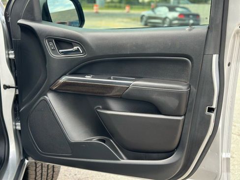 Used 2019 GMC Canyon SLE image 17