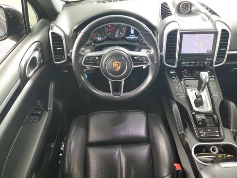 Used 2018 Porsche Cayenne Platinum Edition w/ Premium Package AWD/4WD image 15