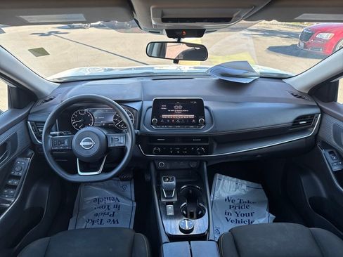 Used 2023 Nissan Rogue S image 13