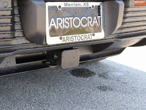 New 2025 Porsche Macan Electric image 6