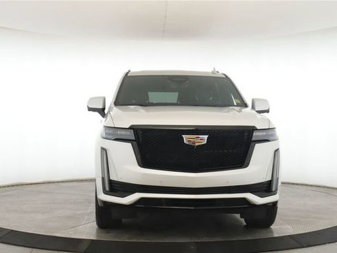 Used 2022 Cadillac Escalade ESV Sport w/ Touring Package image 12