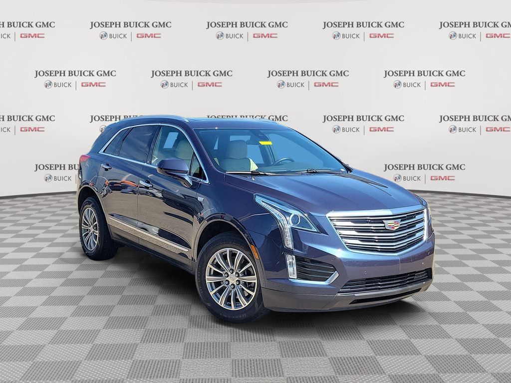 Used 2018 Cadillac XT5 Luxury w/ Driver Awareness Package FWD image 1