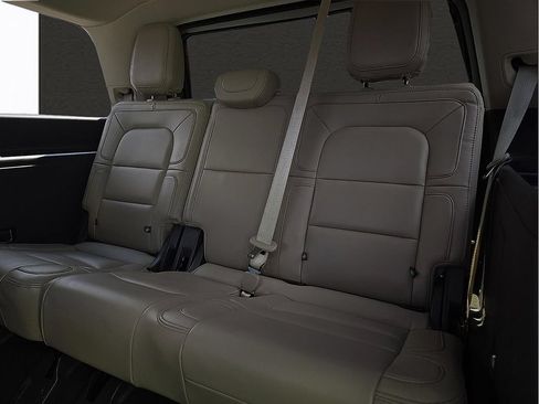 Used 2022 Lincoln Navigator Reserve AWD/4WD image 9
