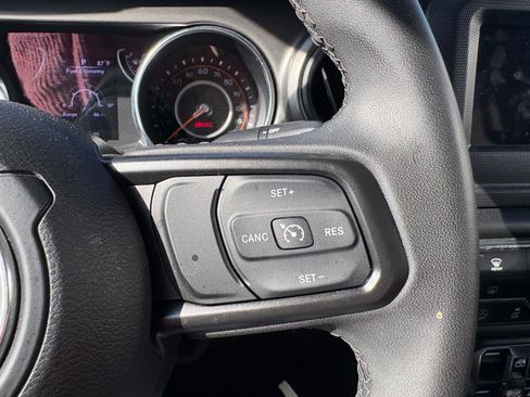 Used 2023 Jeep Wrangler Unlimited Sport AWD/4WD image 36