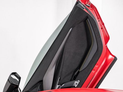 Used 2025 Lamborghini Revuelto image 37