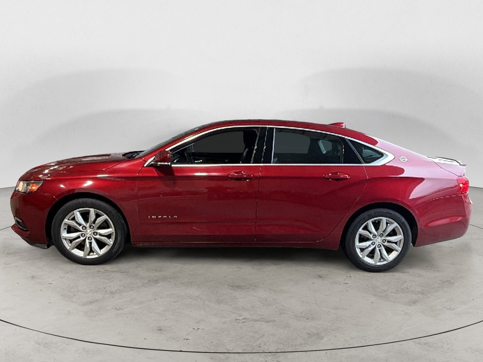 Used 2018 Chevrolet Impala LT w/ Sunroof and Spoiler Package FWD image 3