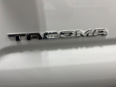 Used 2023 Toyota Tacoma TRD Off-Road w/ Technology Package image 29