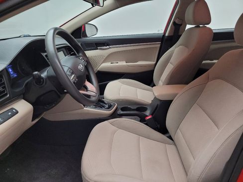 Used 2020 Hyundai Elantra SE w/ Winter Weather Package FWD image 17