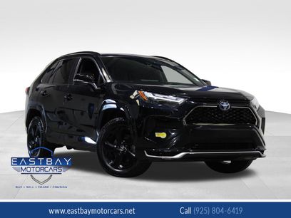 Used 2022 Toyota RAV4 SE w/ Weather & Moonroof Package