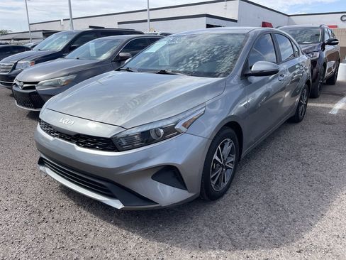 Used 2023 Kia Forte LXS w/ LXS Technology Package FWD image 3