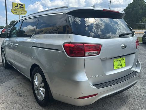 Used 2016 Kia Sedona EX FWD image 5