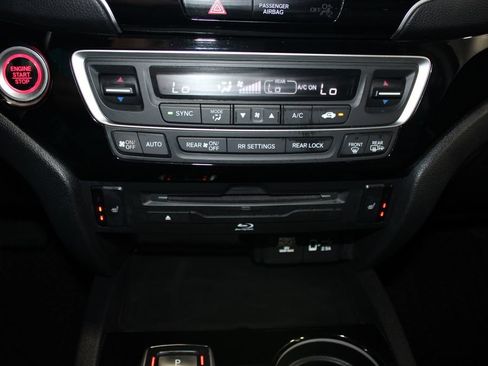 Used 2021 Honda Pilot Touring image 25