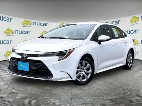 Certified 2025 Toyota Corolla LE FWD image 3
