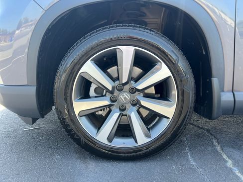 Certified 2025 Honda Pilot Touring image 27
