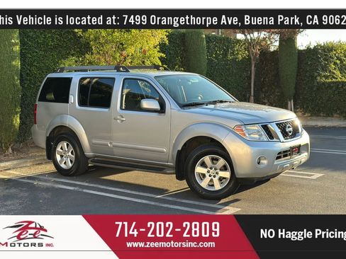 Used 2011 Nissan Pathfinder SV RWD image 1