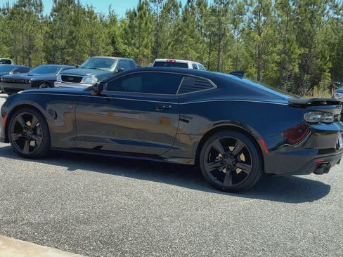 Used 2021 Chevrolet Camaro LT RWD image 6