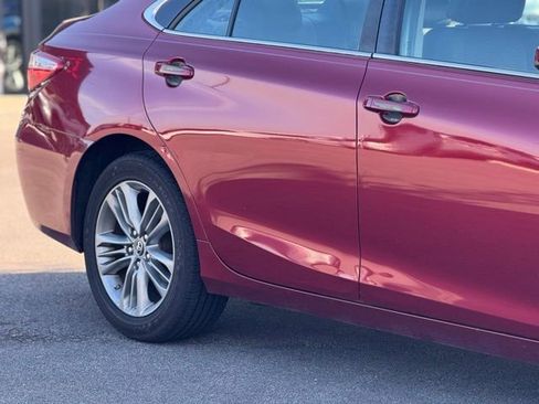 Used 2015 Toyota Camry SE FWD image 5