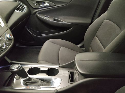 Used 2018 Chevrolet Malibu LT image 26