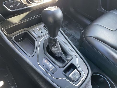 Used 2019 Jeep Cherokee Latitude Plus image 41